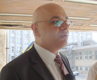 Raed Arafat lămureşte "misterul" firmei de la care Ministerul Sănătăţii tot cumpără ambulanţe Raed Arafat lămureşte "misterul" firmei de la care Ministerul Sănătăţii tot cumpără ambulanţe