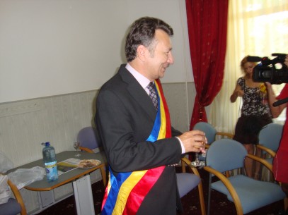 Primarul Adrian Stan a depus jurământul: Sper ca acest mandat să fie mai bun Primarul Adrian Stan a depus jurământul: Sper ca acest mandat să fie mai bun