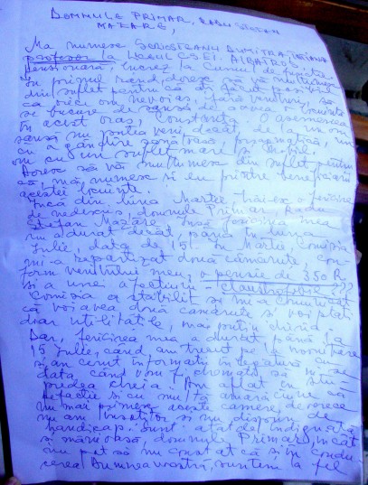 Ameninţă că intră în greva foamei fiindcă primăria îi dă doar o cameră în cartierul social Henri Coandă Ameninţă că intră în greva foamei fiindcă primăria îi dă doar o cameră în cartierul social Henri Coandă