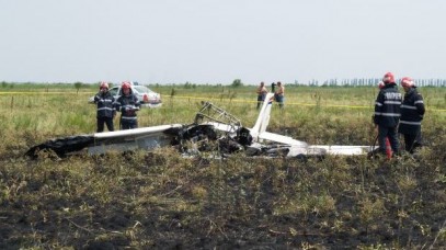 Un avion militar s-a prăbuşit lângă Craiova. Pilotul a murit, a doua persoană s-a catapultat Un avion militar s-a prăbuşit lângă Craiova. Pilotul a murit, a doua persoană s-a catapultat