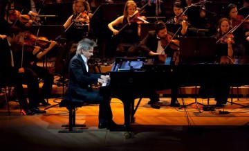 Havasi, considerat cel mai rapid pianist din lume, concertează pe 20 decembrie la Sala Polivalentă