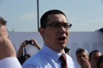 Ce spune Ponta despre ridicarea imunităţii foştilor miniştri