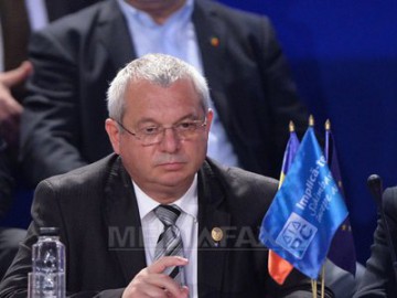 Deputatul Diniţă scapă de arestare din cauza chiulului deputaţilor