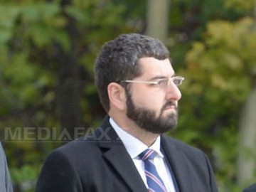 Băsescu a semnat eliberarea din funcţie a lui Bogdan Oprea