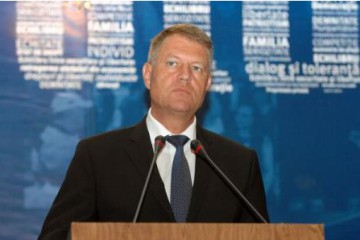 Iohannis: Ponta este un om manevrat de structuri, un om al găştilor de partid