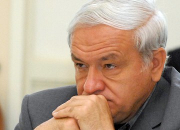 Preşedintele CJ Braşov, Aristotel Căncescu, arestat pentru corupţie, a fost suspendat din funcţie