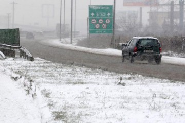 Opt persoane rănite în trei accidente produse pe autostrada A2 Bucureşti - Constanţa