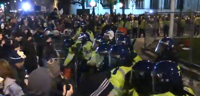 Ciocniri între manifestanţi anticapitalişti şi Poliţie, la Londra Ciocniri între manifestanţi anticapitalişti şi Poliţie, la Londra