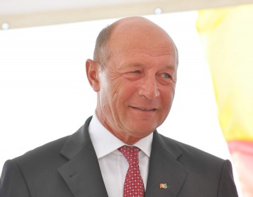 Mamă a şase copii, graţiată de preşedintele Băsescu