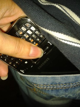 Tineri din Constanţa, cercetaţi de poliţişti: au furat telefoane mobile!