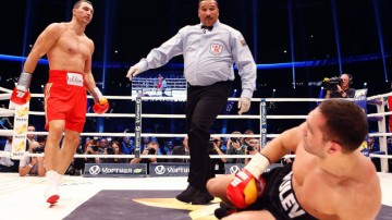 Boxerul Vladimir Kliciko l-a făcut KO pe bulgarul Pulev în repriza a 5-a