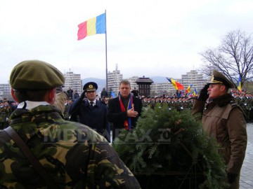 1 Decembrie la Alba Iulia: Klaus Iohannis, primit cu aplauze de participanţii la manifestări