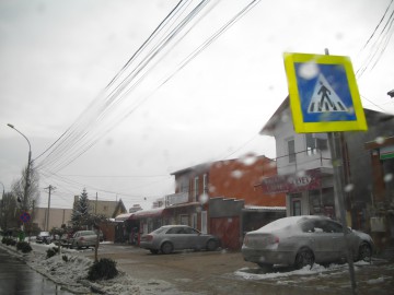 Bărbat accidentat pe trecerea de pietoni
