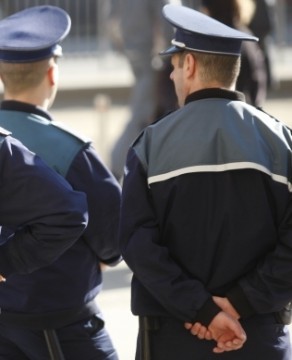 Condamnaţi la închisoare, prinşi de poliţişti