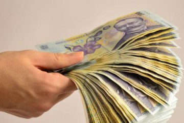 IRES: Peste 40% dintre români au datorii neplătite; 29% au făcut o achiziție importantă în 2014