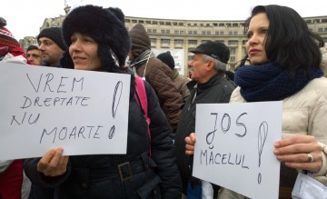 S-a strigat 