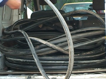 A furat un cablu de telecomunicații, dar a fost depistat de jandarmi
