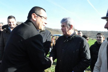 Ponta şi-a delegat către Oprea atribuţiile, pentru o săptămână