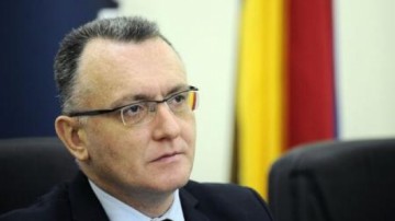 Cîmpeanu: Trei profesori au fost demişi şi 20 au salarii diminuate după frauda de la BAC