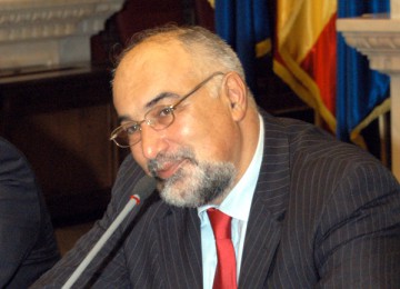 Liberalii îi cer senatorului Varujan Vosganian să-şi dea demisia de onoare din partid