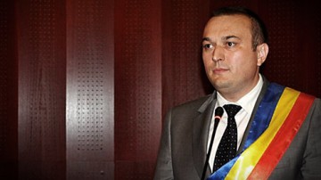 Primarul din Ploieşti, dus la spital după ce a fost REŢINUT
