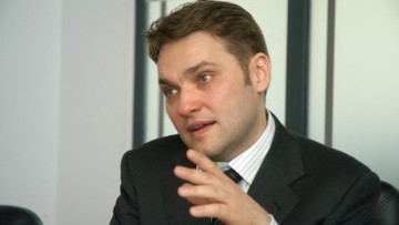 Senatoarea care l-a miruit pe Șova dă cu flit Constituției