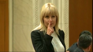 Cum a speriat Elena Udrea şantajiştii din cazul Lucinschi: Şpagă de 25.000 de euro, returnată de frică