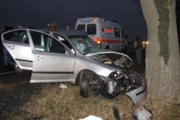 ACCIDENT RUTIER PE DN 39! A adormit la volan şi a intrat într-un copac