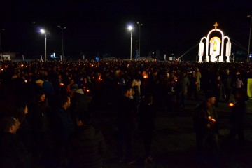 Circa 5 mii de credincioși, prezenți la slujba de Înviere din portul turistic Mangalia