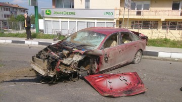 O femeie de 35 de ani a MURIT după ce s-a răsturnat cu maşina, la Ovidiu
