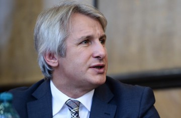 Teodorovici: Retrimiterea Codului Fiscal către Parlament întârzie pregătirea bugetului pe 2016
