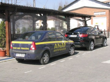 Inspectorii ANAF au făcut noapte albă în Mamaia: 11 cluburi, AMENDATE