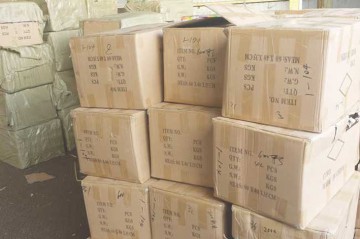 Maşinuţe contrafăcute şi nedeclarate, confiscate în Constanţa