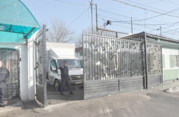 40 de deţinuţi de la Poarta Albă, prezenţi la Biblioteca Judeţeană