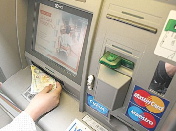 Chinezii au creat primul bancomat cu recunoaştere facială
