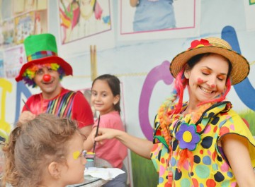 Copiii din centrele de plasament din Constanța şi Agigea, sărbătoriți de afaceristul libanez Murad