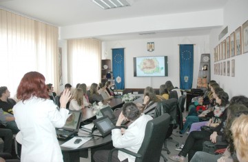 Elevii nu îşi doresc uniformele şcolare