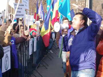 PMP cheamă românii la miting, duminică, în faţa Guvernului: Cerem demisia lui Ponta!