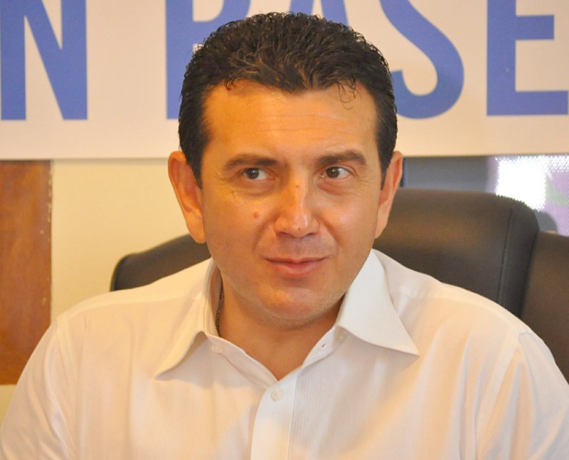 PMP a blocat strada în Capitală, după modelul Florin Salam când dădea dedicaţii Poliţiei PMP a blocat strada în Capitală, după modelul Florin Salam când dădea dedicaţii Poliţiei