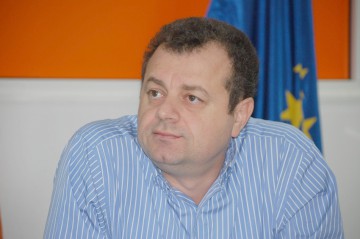 Planuri schimbate: PC face întâi alianţă cu PLR, ulterior fuziune