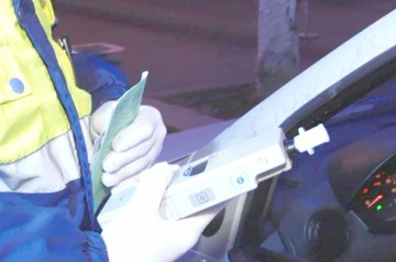 Depistat băut şi fără permis la volanul unei maşini