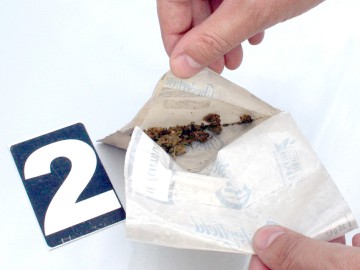 De ce ajung tinerii să consume droguri?