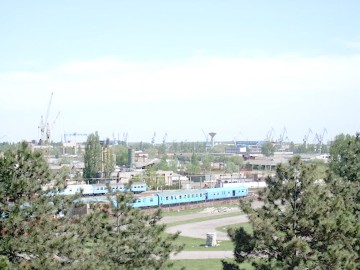 Un adolescent de 15 ani s-a urcat pe un vagon cisternă şi s-a electrocutat