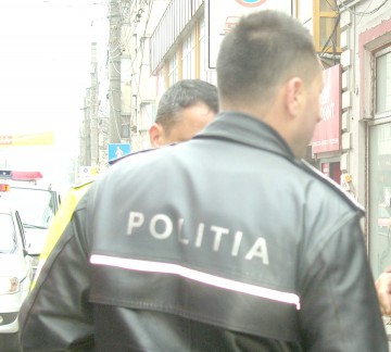 Femeie de 85 de ani, accidentată de o maşină care dădea înapoi