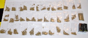 Prinşi cu droguri asupra lor, la CET şi Casa de Cultură