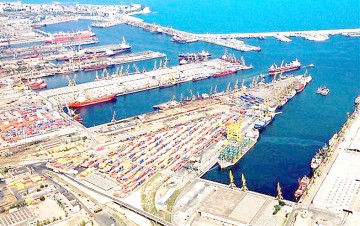 Portuarii îi cer preşedintelui Iohannis să-şi exercite rolul de mediator în rezolvarea conflictului din Portul Constanţa
