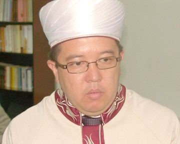 Muftiul României: Cei care provoacă atentate nu pot fi recunoscuţi în lumea civilizată drept fraţi de confesiune musulmană