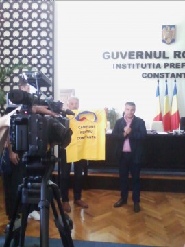 Echipele de volei şi handbal ale judeţului Constanţa au venit peste „campionul” Dragomir să le rezolve problemele cu banii