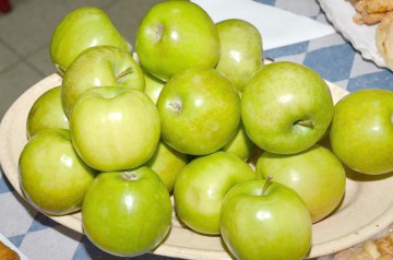 Rusia reia importurile de fructe din Moldova