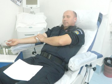 Jandarmii constănţeni donează sânge pentru semenii lor